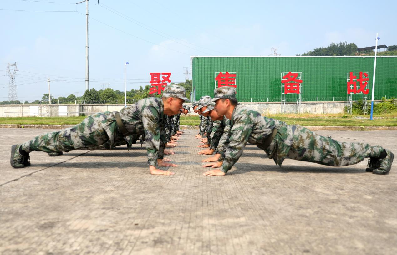 娄星区200名准新兵接受役前训练