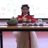 长青藤喜迎元旦  载歌载舞快乐起航