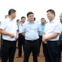 刘志刚在调度神童湾大桥及甘桂北路项目时强调 攻坚推进项目建设 打通服务涟钢“最后一公里”