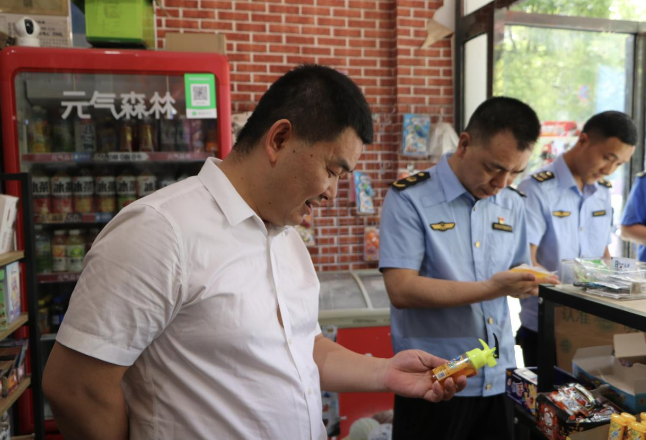 娄星区：“常”抓不懈筑牢校园周边安全防线