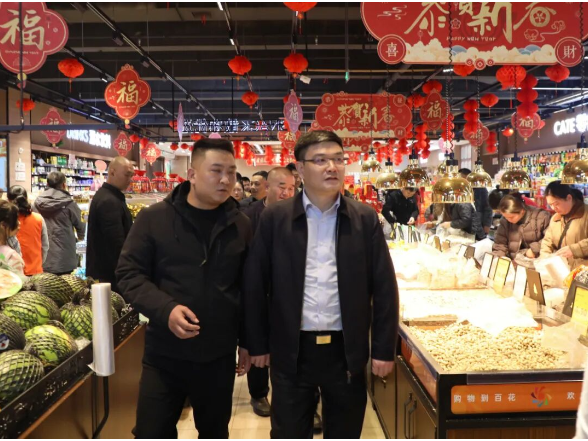 刘志刚督导检查节日安全、物资保供和城市运行工作