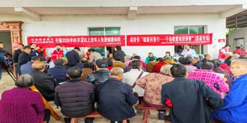 杉山镇开展免费健康体检暨健康知识讲座活动