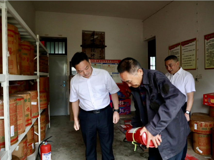刘迟辉到杉山镇调研督导重点工作  