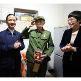 彭健初看望慰问抗美援朝老战士文毓峰