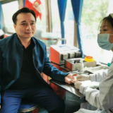 娄星区应急管理局组织志愿者积极参加义务献血活动