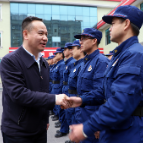 李彦文走访慰问消防指战员和武警官兵