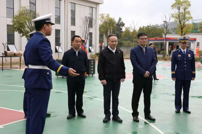 李彦文刘志刚参加娄星区2025年消防主题日活动