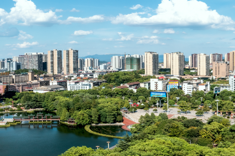 娄星区委常委会召开会议 李彦文主持