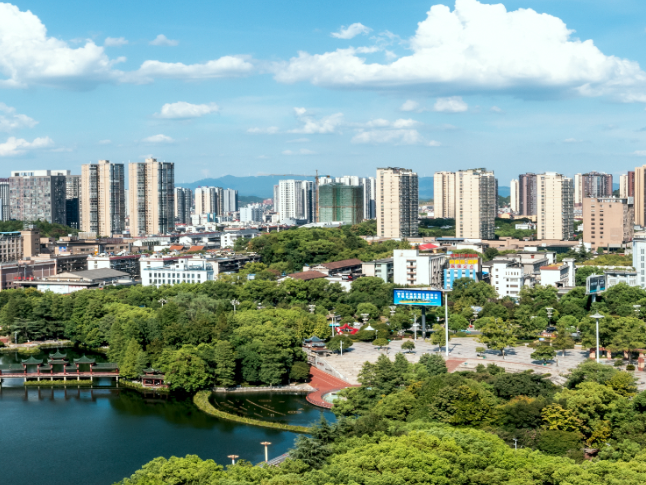 娄星区委常委会召开会议 李彦文主持