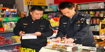 娄星区向无证售烟亮剑 