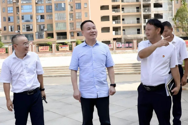 李彦文到涟滨和大埠桥街道调研学校工作