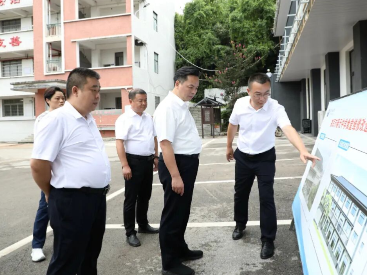 刘迟辉调研督导教育领域巡视整改及秋季开学准备工作