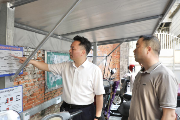 刘迟辉暗访检查消防安全工作